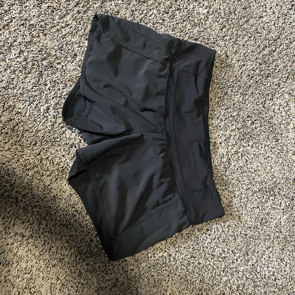 Lululemon Speed Up Shorts (size 6)